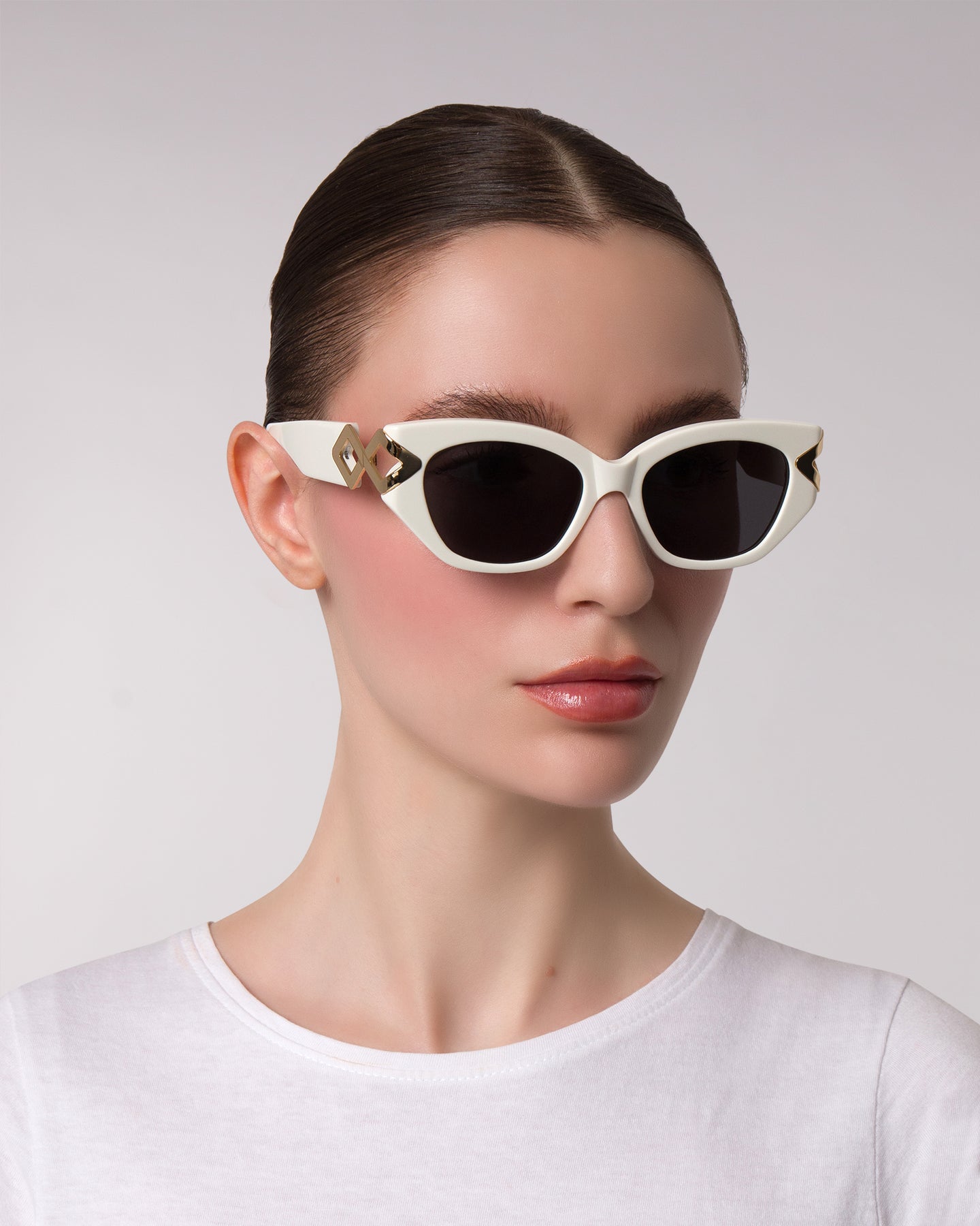 Shop Lily Sunglasses in Cream in Black Colour – Available Online in USA, UK, Canada & United Arab Emirates